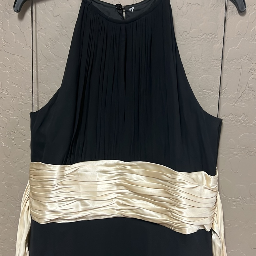 Maggy London Silk Halter Neck Dress - Picture 5 of 9